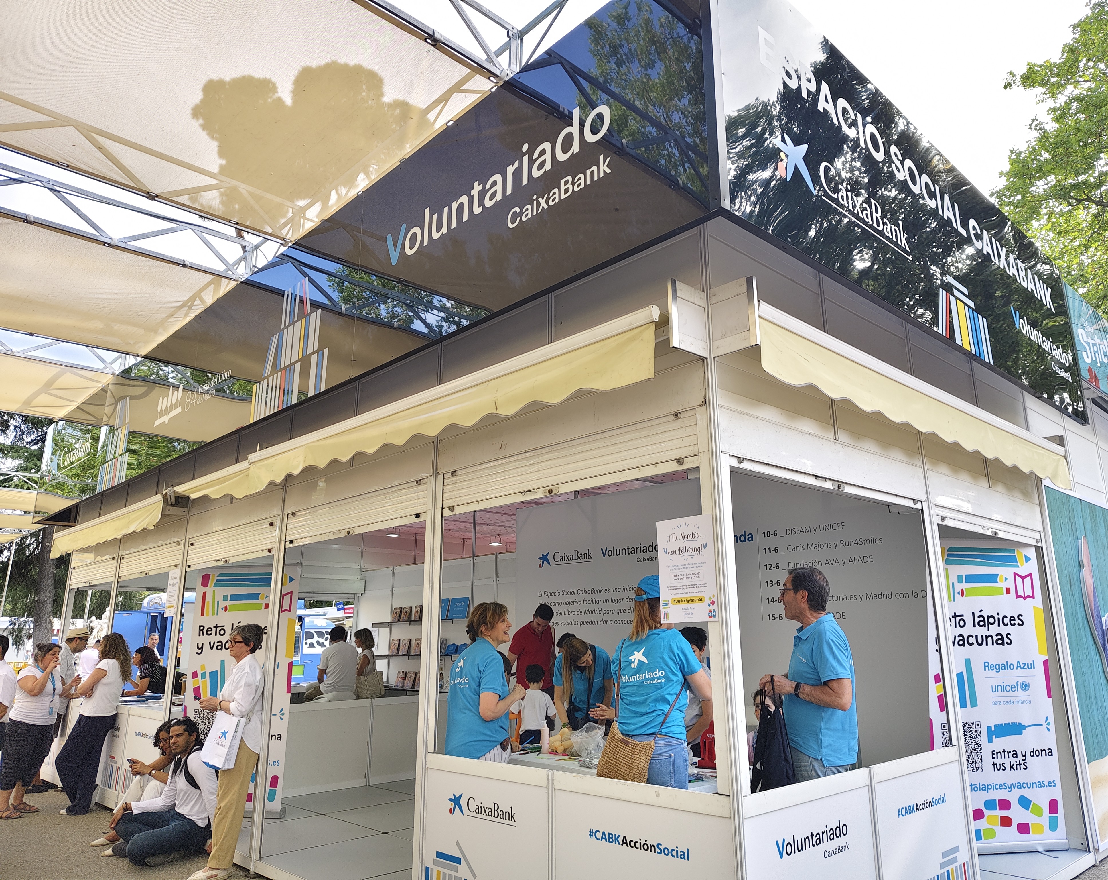 Espacio Social CaixaBank en Feria del Libro de Madrid.