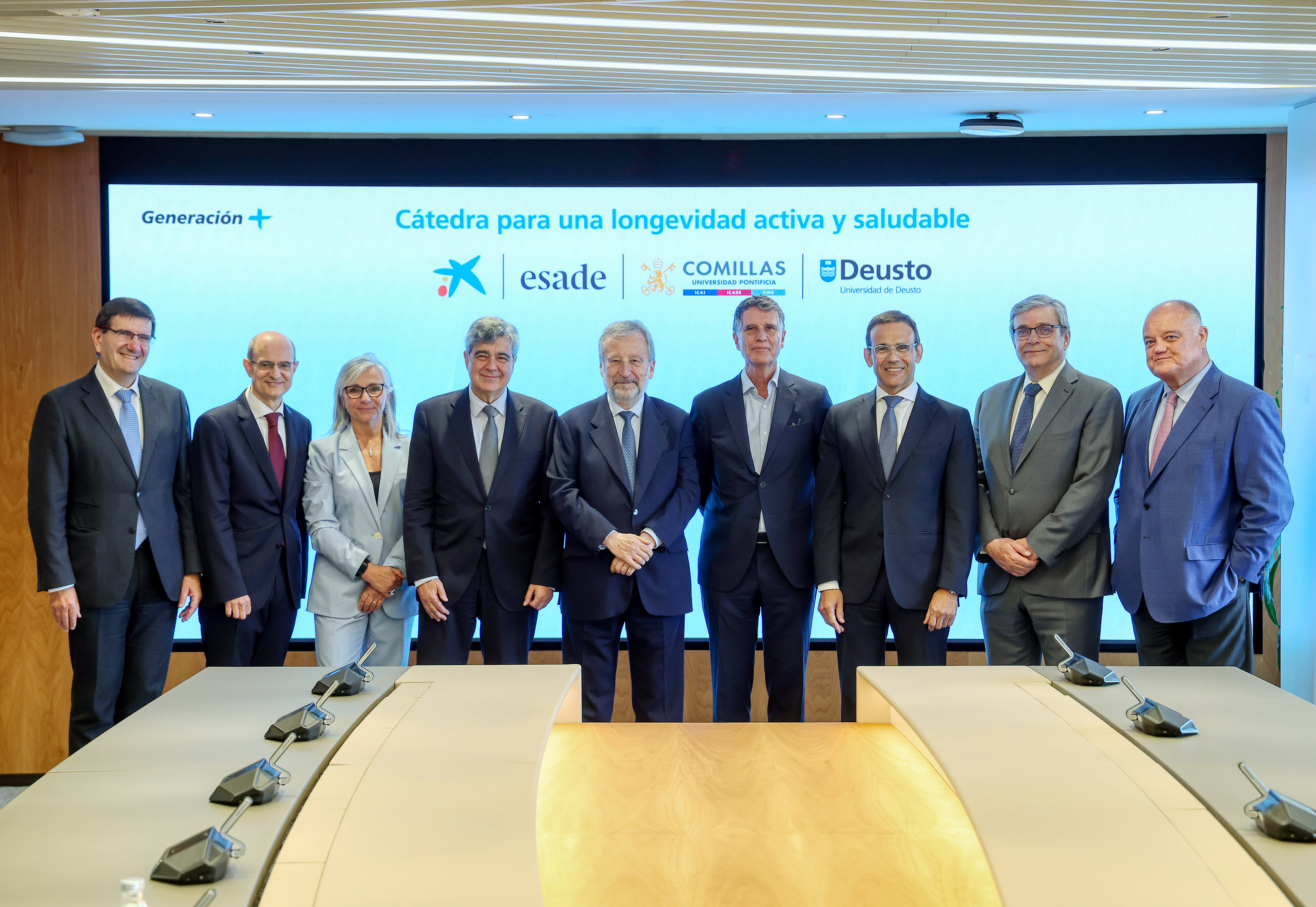 From left to right: Juan José Etxeberria, Rector of Deusto University; Javier Valle, Managing Director of VidaCaixa; Mar Vila, Vice Dean of Esade Business School; Josep Maria Coronas, General Director of 'la Caixa' Foundation; Tomás Muniesa, Chairman of CaixaBank; Jaume Guardiola, Chairman of the Board of Trustees of Esade Foundation; Jaume Masana, Business Director of CaixaBank; Antonio Allende SJ, Rector of the Pontifical University of Comillas; and Sergi Loughney, Deputy General Director of Corporate Affairs at 'la Caixa' Foundation, symbolize the agreement.