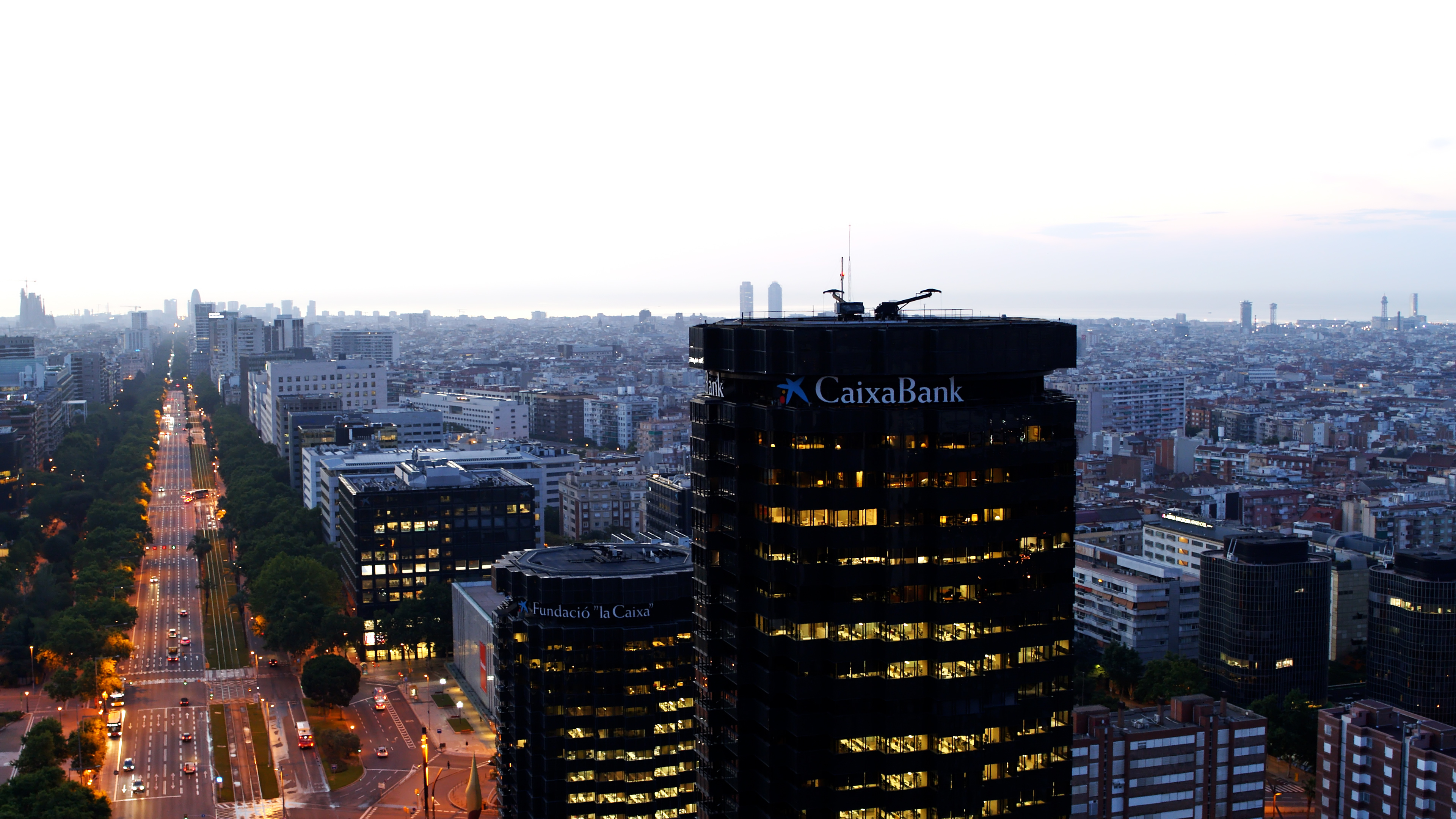 The CaixaBank Group has received 8 awards from Euromoney, 5 from CaixaBank and 3 from BPI.