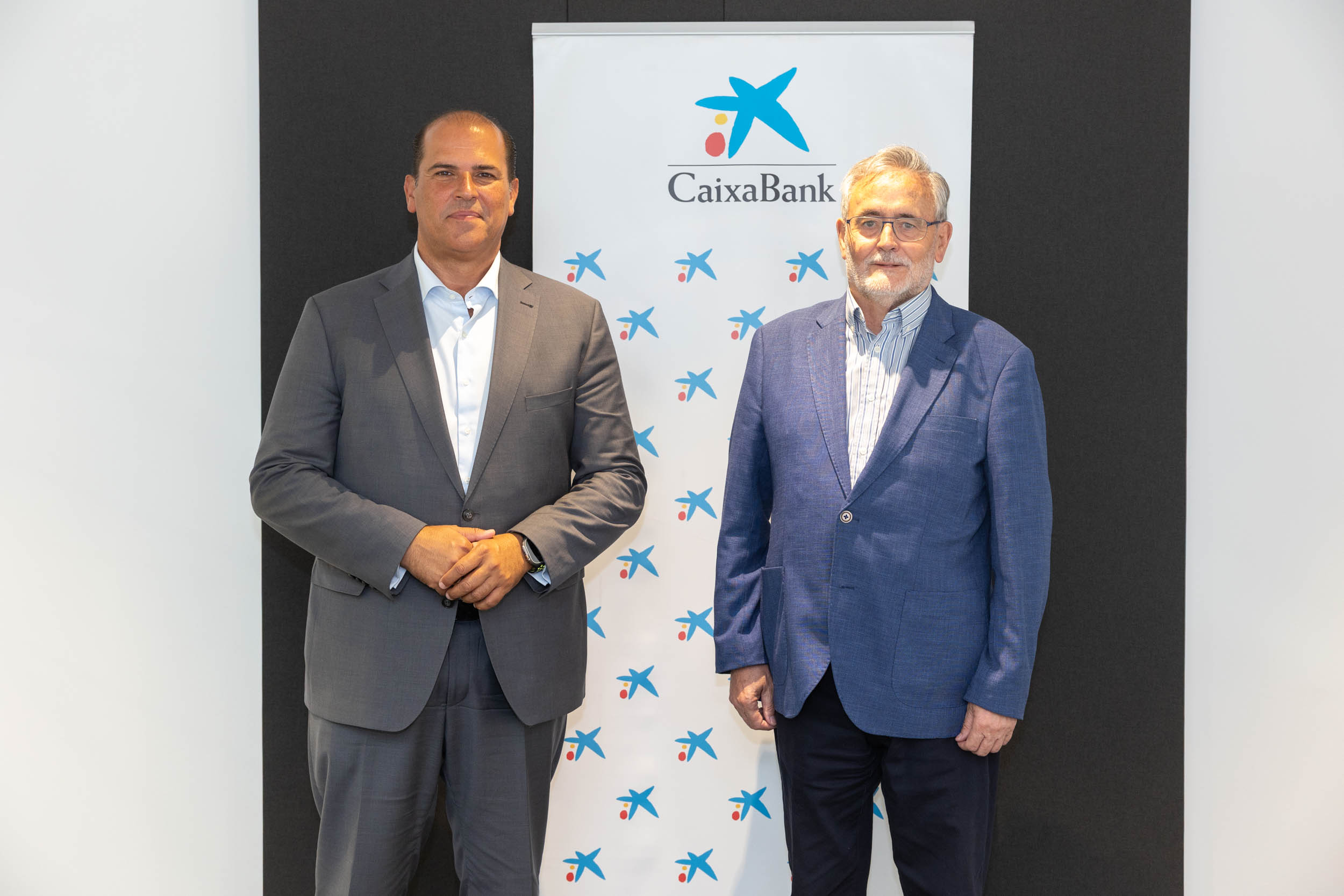 Manuel Afonso y José Gómez Soliño durante la presentación del acuerdo.