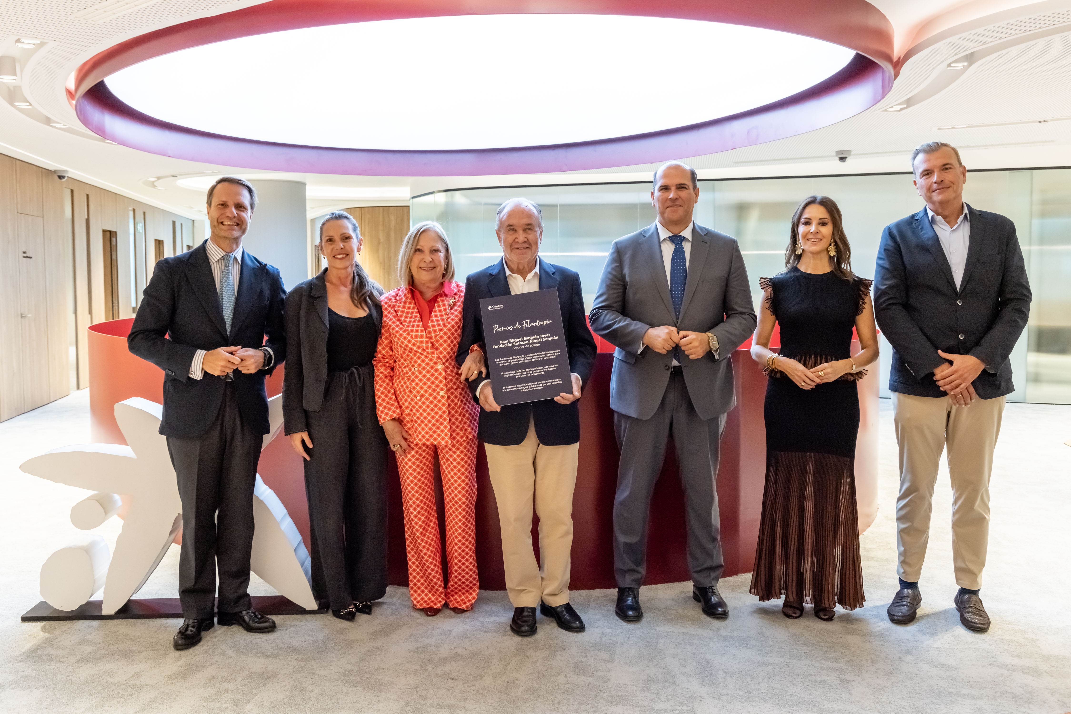 Entrega del Premio de Filantropía CaixaBank Wealth Management en Canarias a Juan Miguel Sanjuán.