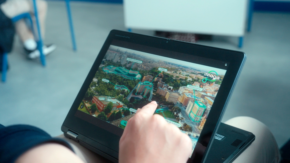 ‘Finances a l’aula’ es presenta com una experiència immersiva i gamificada