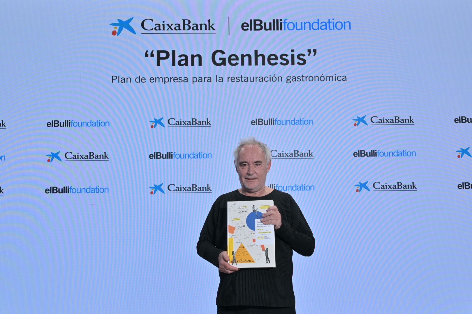 Ferran Adrià durant la presentació de 'Pla Genhesis' al centre 'all in one' de CaixaBank a Madrid.