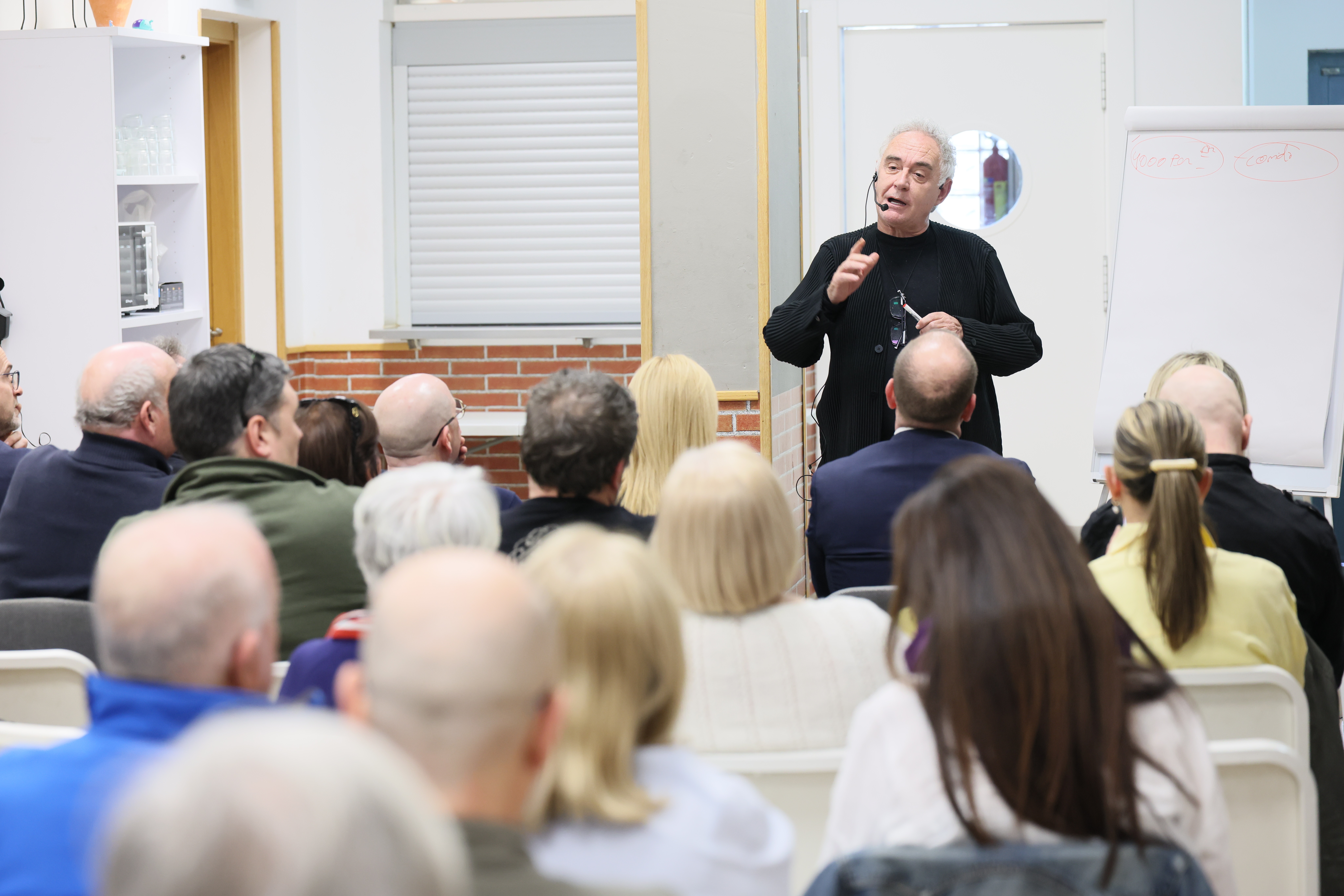 Ferrán Adriá en Fundación San Blas, CaixaBank y Coordinadora de Personas sin hogar