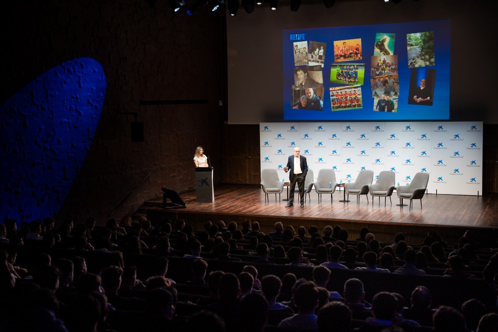 Foto de la charla del exjugador de fútbol y fundador de Fundación Relife, Julio Alberto Moreno, en la jornada de ‘Circuito Relife’ en Madrid.