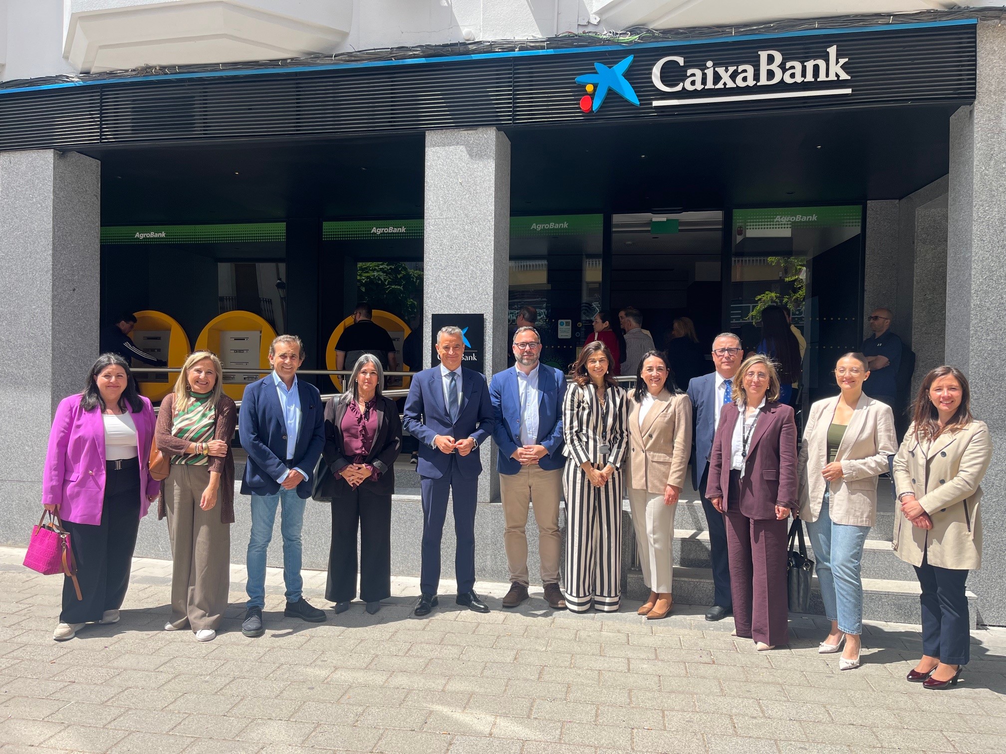 Inauguración de la nueva oficina Store de Tomelloso