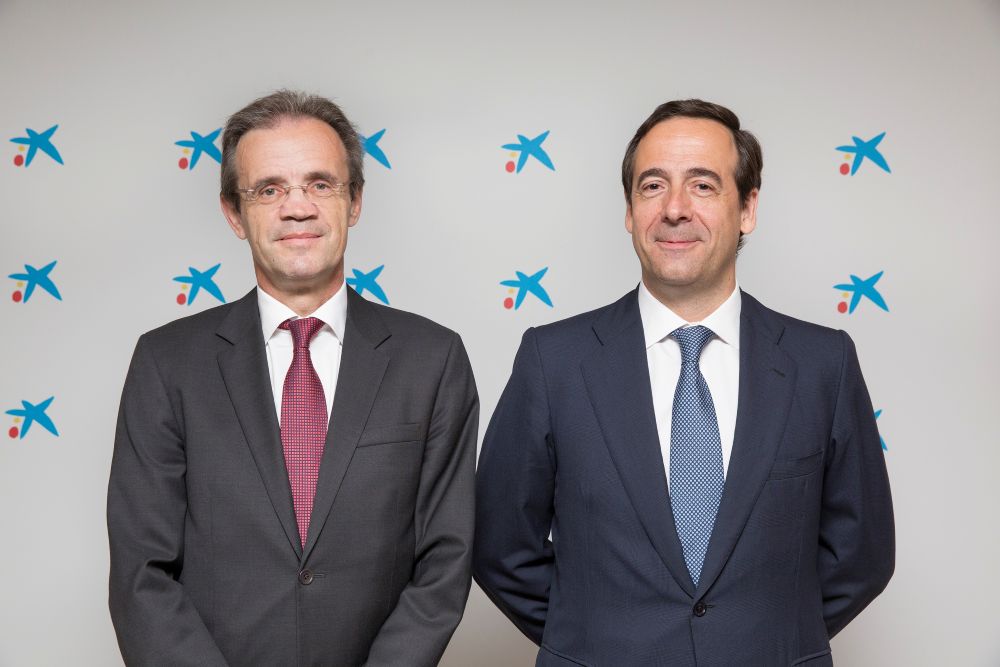 Jordi Gual, presidente de CaixaBank, y Gonzalo Gortázar, consejero delegado de la entidad