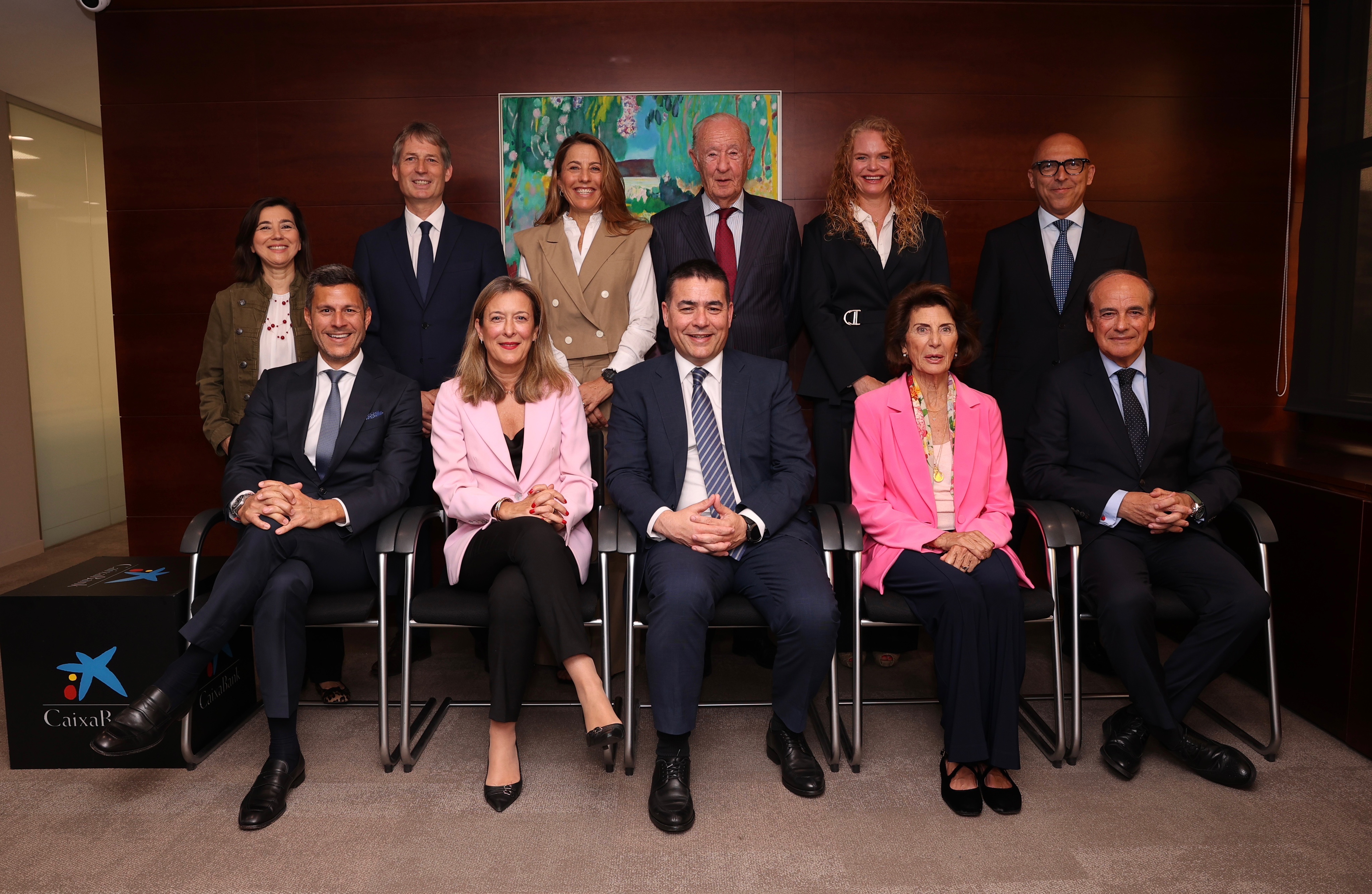 Lina Mascaro, presidenta del Grupo Mascaró; Marcos Mari, vicepresidente del Grupo Insotel y consejero delegado de Trasmapi ;Encarna Piñero, consejera delegada de Piñero; Francisco José Conrado de Villalonga, presidente del Consejo Asesor Territorial; Corinna Graf, CEO de Puerto Punta Portals; Juan Manuel Costa, director y fundador de Grupo Paya Hotels ; Othman Ktiri, CEO y fundador de OK Mobility; María Cruz Rivera, directora territorial de CaixaBank en Baleares; Jordi Mondéjar, director de Negocio de CaixaBank; Carmen Planas, presidenta de la CAEB y Vicente Fenollar, presidente ejecutivo del Consejo en Ávoris y director general Económico Financiero del Grupo Barceló