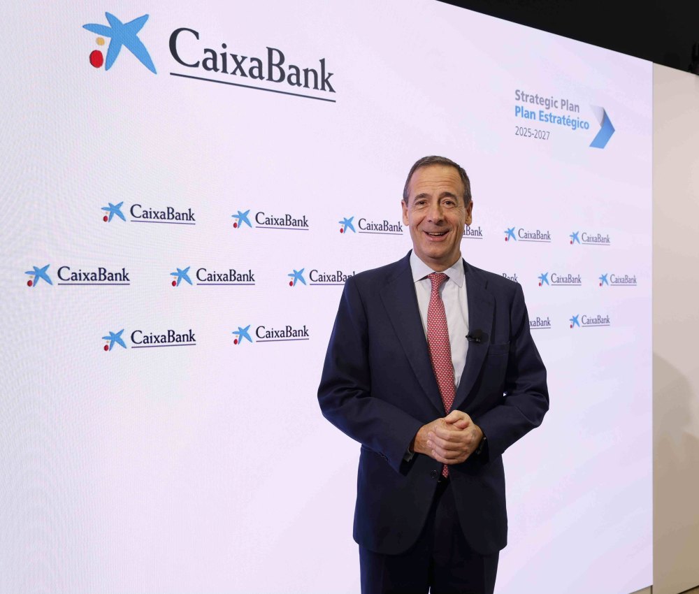 El conseller delegat de CaixaBank, Gonzalo Gortázar, durant la roda de premsa de presentació de Pla Estratègic 2025-2027.