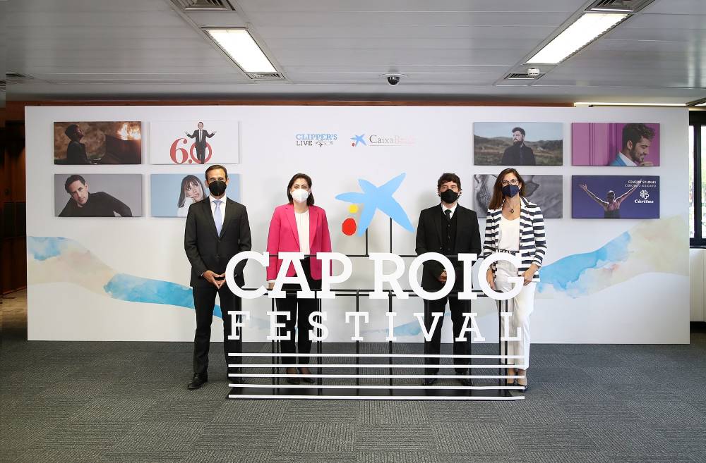 De izquierda a derecha: Jaume Masana, director territorial de CaixaBank en Cataluña; María Luisa Martínez Gistau, directora de Comunicación y Relaciones Institucionales de CaixaBank; Juli Guiu, presidente del Grupo Clipper’s y director del Festival de Cap Roig; y Maria Alsina, directora territorial de CaixaBank en Barcelona.