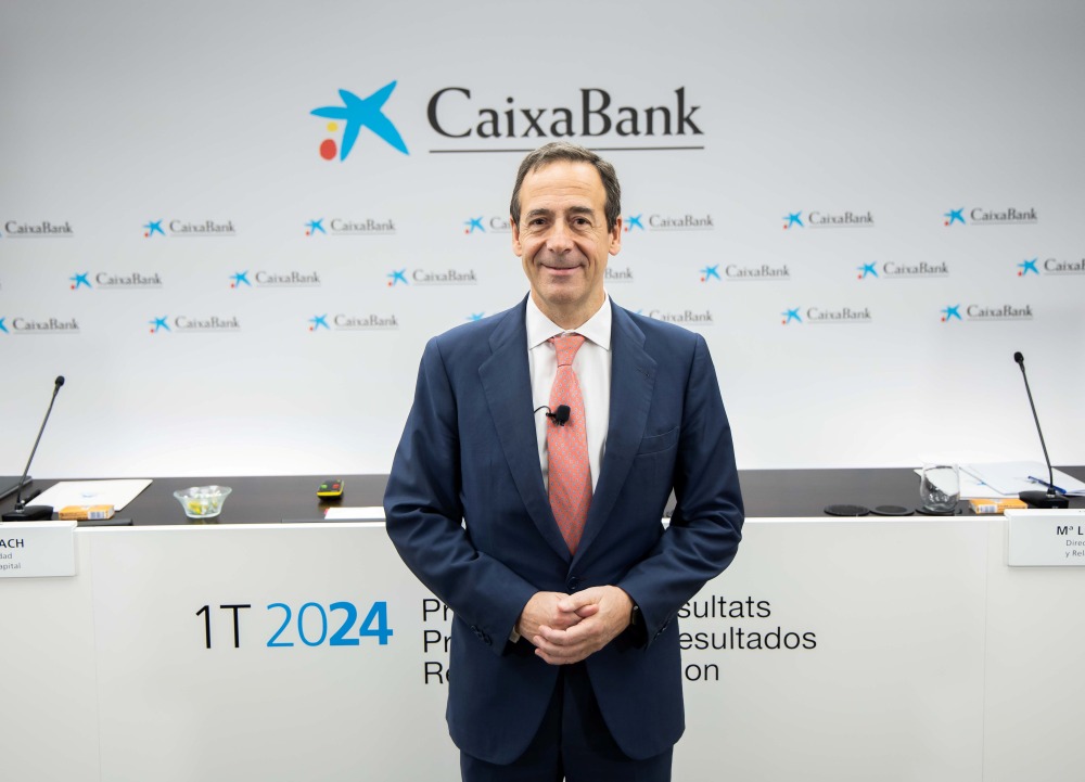 El conseller delegat de CaixaBank, Gonzalo Gortázar, durant la roda de premsa de presentació de resultats del primer trimestre de 2024.