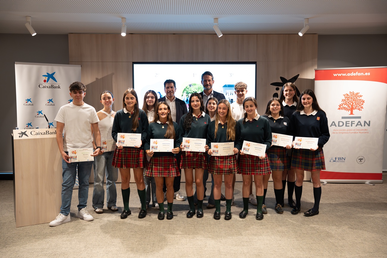 Ganadores del concurso Iñaki Ecay (ADEFAN) y Carlos Sánchez Mitelbrum (CaixaBank).