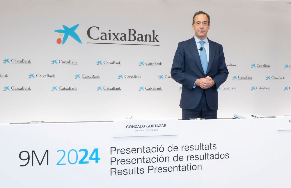 The CEO of CaixaBank, Gonzalo Gortázar, during the press conference for the 9M24 results presentation.