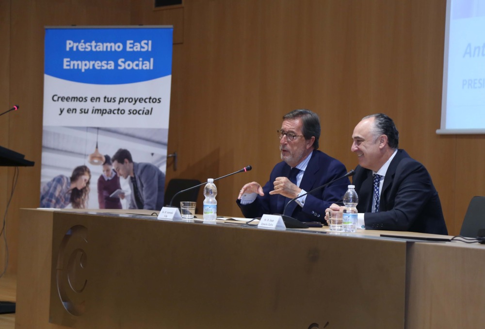Antonio Vila y Juan Ignacio Zafra presentan la línea de financiación impulsada por MicroBank