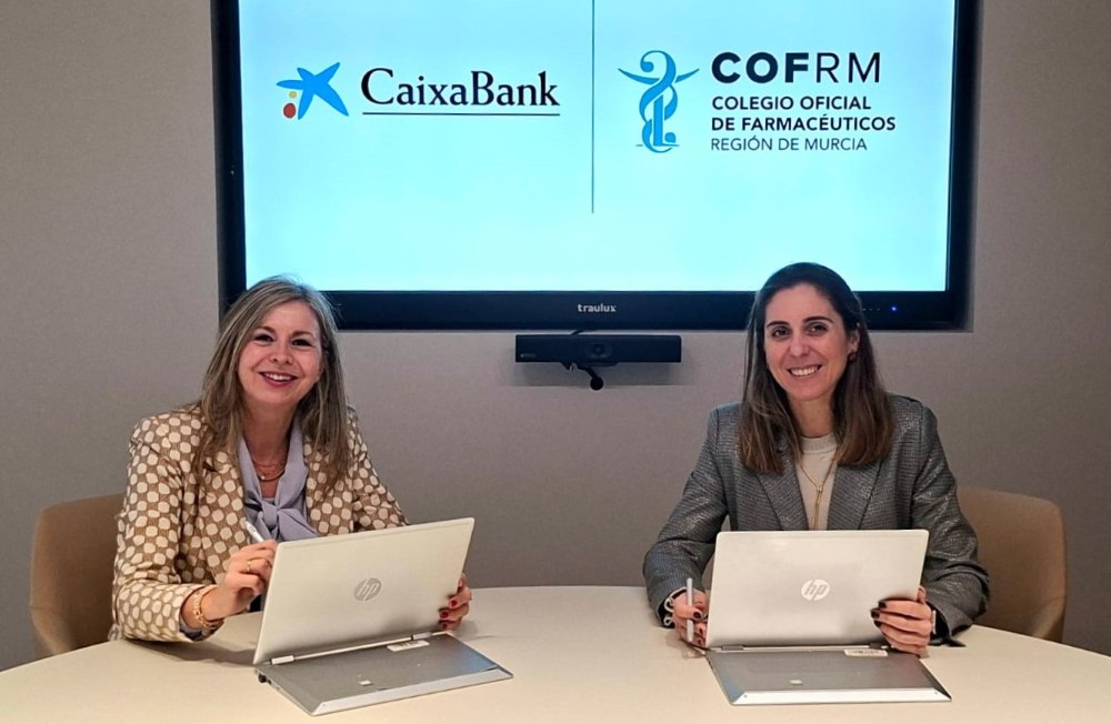 Acto de firma del convenio entre CaixaBank y el Colegio de Farmacéuticos de la Región de Murcia