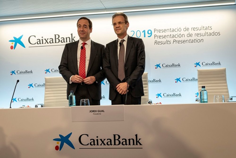 Gonzalo Gortázar, consejero delegado de CaixaBank, y Jordi Gual, presidente de CaixaBank