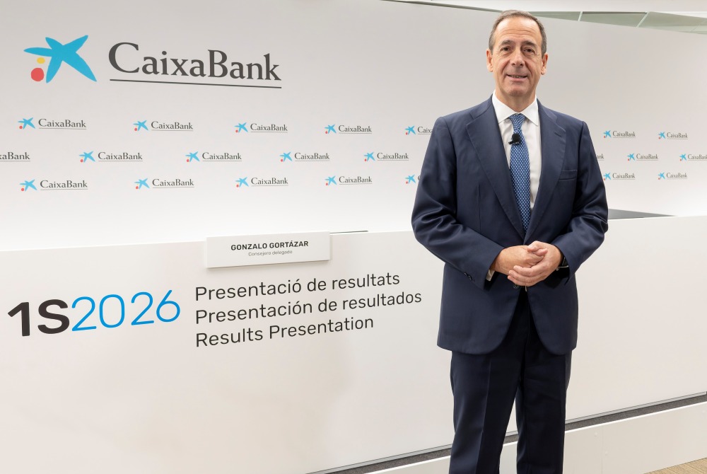 El conseller delegat de CaixaBank, Gonzalo Gortázar, durant la roda de premsa de presentació de resultats 1S 2026.
