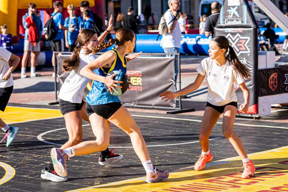 Participantes en una de las pruebas del Circuito 3x3 CaixaBank.