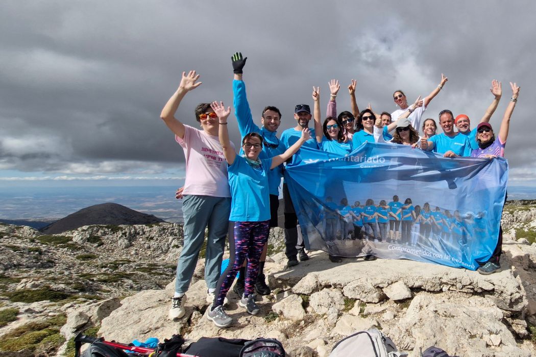Foto de família dels participants en l’ascens al Pic Mágina (Jaén) dins de la iniciativa ‘Per les cimes d’Andalusia