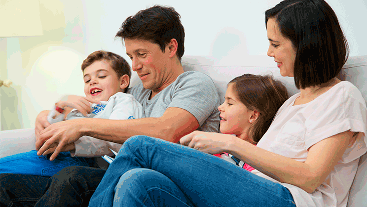 Todo lo que necesitas saber para hablar de dinero con tus hijos.