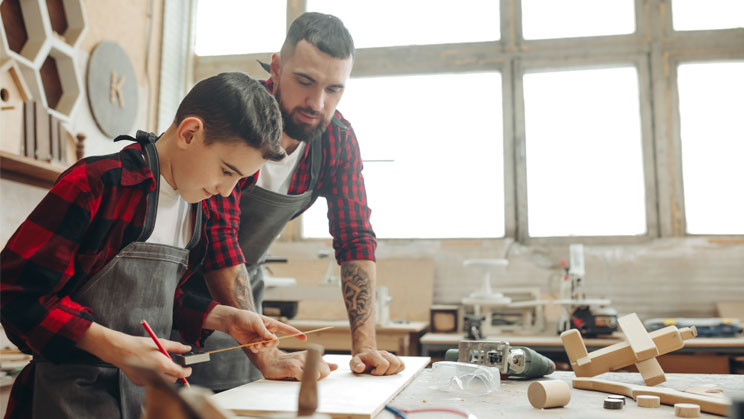 Qué son los bonos sociales, qué tipo de proyectos financian y cómo ayudan a colectivos vulnerables. Cómo se alinean con los principios SBP y los ODS de la ONU.