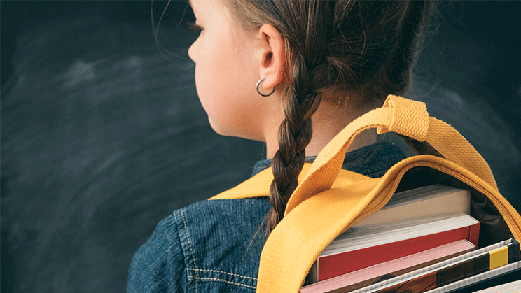 Saps quines deduccions per material escolar pots sol·licitar a la teva comunitat autònoma?