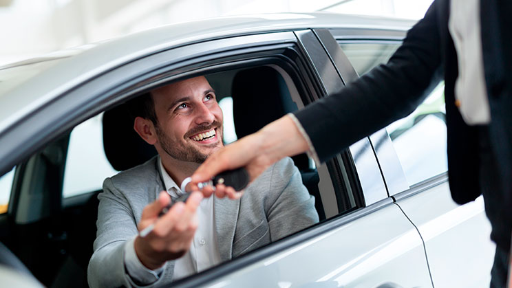 Compraventa de coches: impuestos que hay que pagar