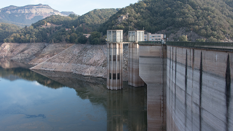 Agua desalada y regenerada contra la sequía