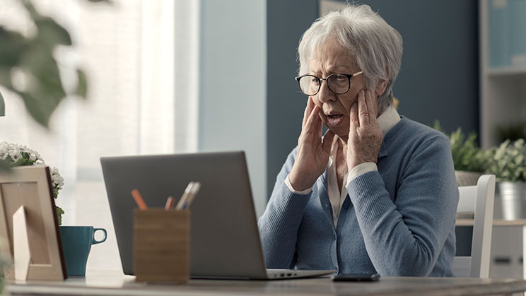 El falso técnico, el tocomocho o la siembra: los fraudes a séniores más habituales