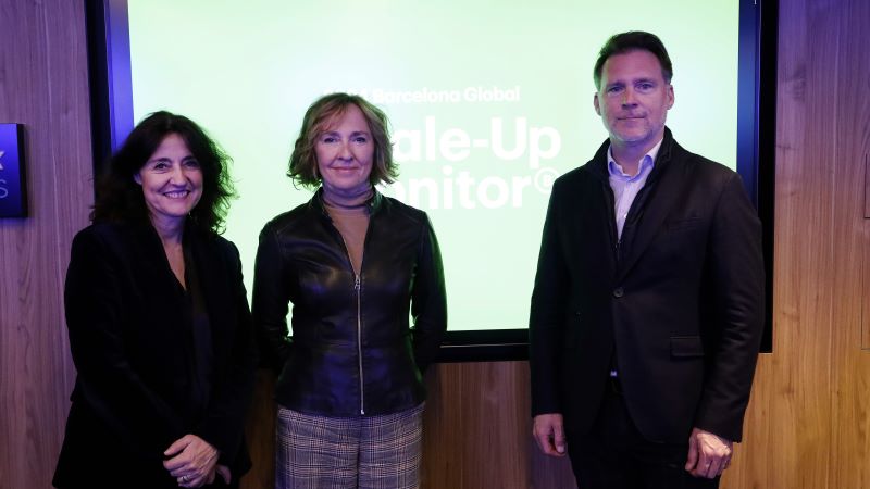 De izquierda a derecha: Mercè Conesa, CEO de Barcelona Global; Gemma Beltrán, directora de CaixaBank DayOne, y Josep Lluis Sanfeliu, managing partner y co-founder de Asabys y miembro de la Comisión Ejecutiva (Comex) de Barcelona Global.