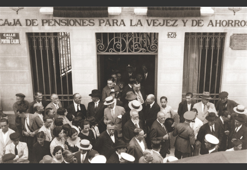 Inauguraci&oacute;n de la oficina la Caja de Pensiones para la Vejez y de Ahorros de Barcelona en Mah&oacute;n (1930)