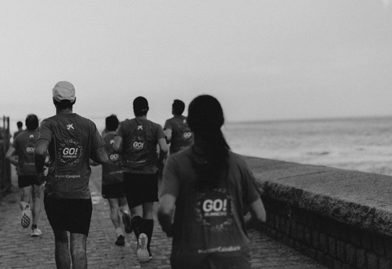 Reyes Estévez corre por el Peine del Viento 