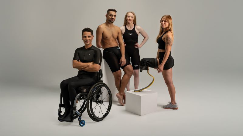 De izquierda a derecha, Sergio Garrote, Oscar Salguero, Emma Feliu y Fiona Pinar, medallistas de la élite paralímpica Los medallistas paralímpicos Sergio Garrote, Oscar Salguero, Emma Feliu y Fiona Pinar posan en una foto de grupo