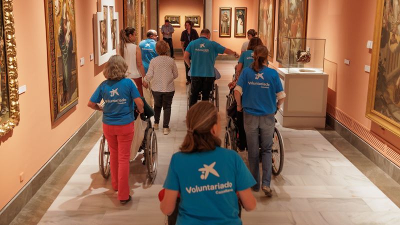 Actividad de voluntariado con personas mayores en Andaluc&iacute;a, celebrando el d&iacute;a de los museos