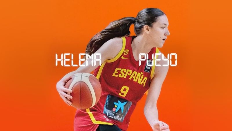 Helena Pueyo Imagen de la jugadora de baloncesto Helena Pueyo sobre fondo naranja